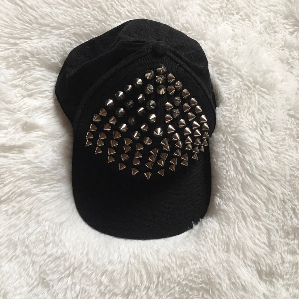 ⭐️Sold Black H&M studded hat.